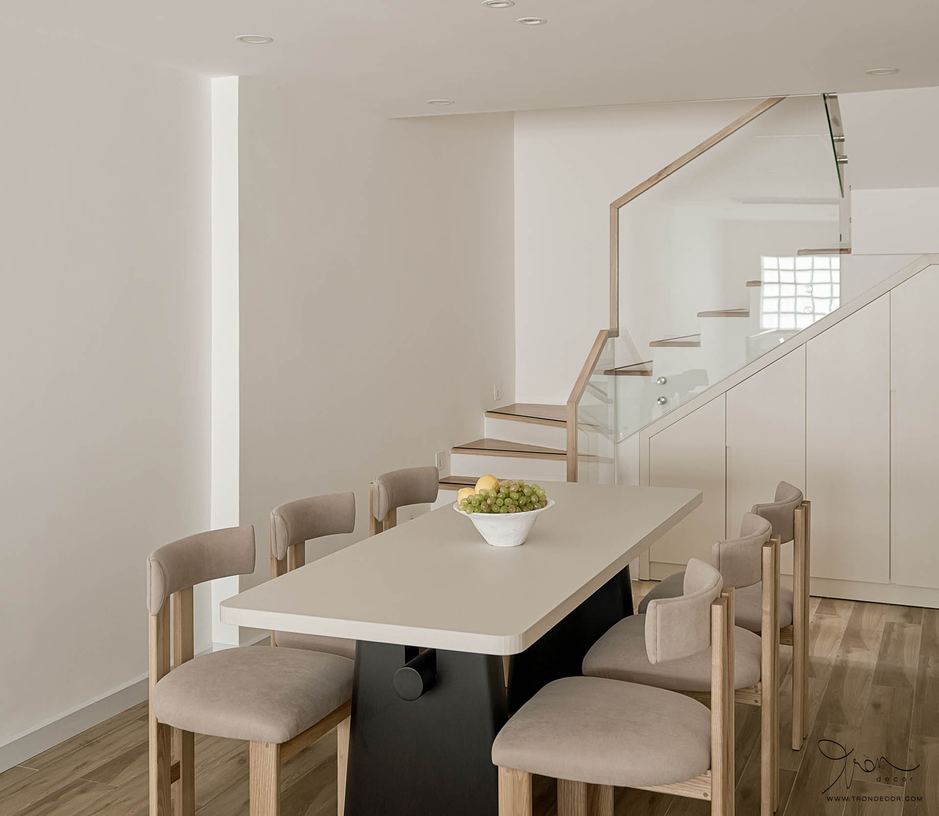 THI CÔNG NHÀ PHỐ 200M2