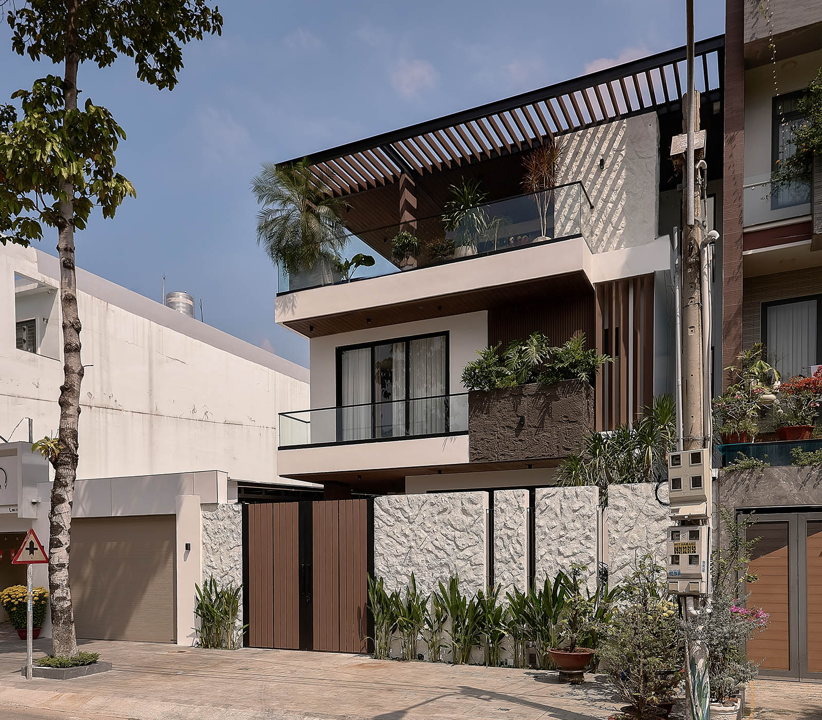 BIỆT THỰ 650M2 - TÂN UYÊN